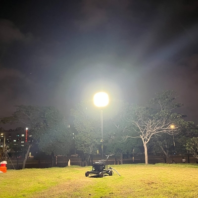 800W Tripod in acciaio inossidabile Noleggio LED Portabile Light Tower per l'illuminazione delle costruzioni