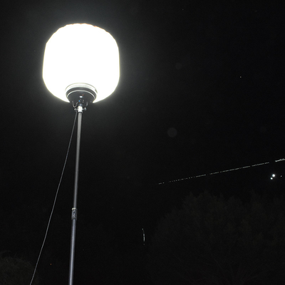 Lumiera di lavoro portatile versatile 700Watt Pallone LED Torre luminosa per la manutenzione stradale